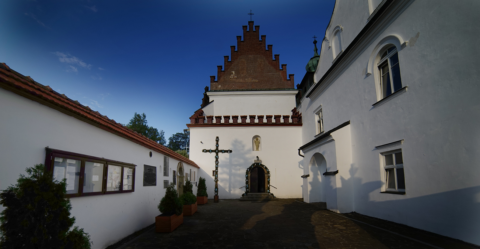 Sanktuarium Maryjne w Szczyrzycu